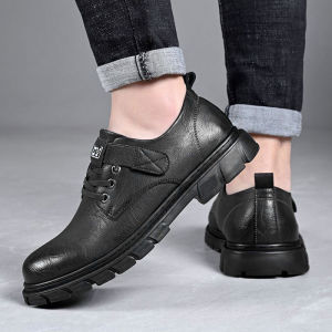 Psion งานเข้าใหม่พร้อมจัดส่ง รองเท้าแฟชั่นผู้ชาย งานลำลอง ทรงสวย ดีไซน์เก๋ ให้ลุคดูภูมิฐาน มีความเรียบหรู สวมใส่ได้ง่าย แมทช์กับลุคไหนก็เข้า รุ่นนี้พร้อมส่งทั้งดำ และน้ำตาล ใครสนใจ รีบกดสั่งเลย