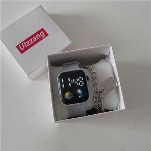 Jam Tangan Digital พื้นที่สีรุ้งสำหรับนักเรียนที่มีคุณสมบัติกันน้ำและไฟกลางคืน