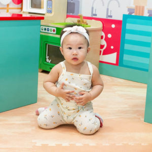 LNR Shop Kids Summer Setelan Baju dan Celana Pendek Peekaboo Korea Bayi Anak Perempuan Baju Santai Floral Ribbed Cami 1-5 Tahun Baju Santai Baju Tidur Musim Panas Bahan Halus Dingin Sling Waffle Suit Versi Korea