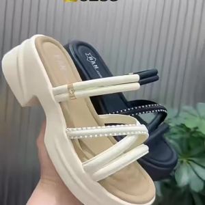 Small-Sized Thick-Soled Sandals 2026 Spring New Casual Slip-On Beach Sandals