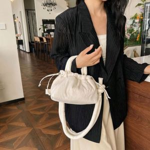 TENDPL นุ่มนุ่มๆ ถุงสิริ drawstring สีทึบทึบ ใช้งานได้สองวัตถุประสงค์ กระเป๋าผ้าไนลอนบุนวม แฟชั่นสำหรับผู้หญิง น้ำหนักเบามาก กระเป๋าเป้สะพายหลังขนเป็ด การเดินทางการเดินทาง