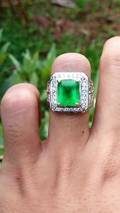 Cincin Batu Permata Zamrud Kalimantan Ring Alpaka Anti Karat