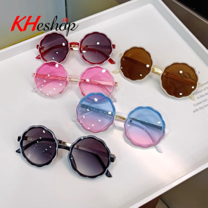 Kính râm hình hoa tròn dễ thương cho bé tròng kính có màu chống tác hại của tia cực tím chống nắng hiệu quả nhiều màu phù hợp ngày hè mã Y2961 - kheshop
