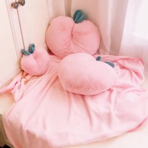 2025 หมอนขนกระต่ายเทียมสีชมพูพีชหัวใจสาวๆพักกลางวันผ้าห่มขนแกะปะการังหมอนสองในหนึ่งเดียว