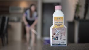 Licin Licin Floor Cleaner 7-in-1 900ML Floor Protection Anti Bacterial Tough Stain Remover Non Toxic Anti Repellent Tea Tree Serai Wangi Aromatic Lavender