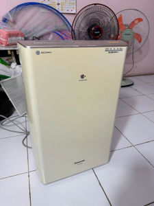 Máy Hút Ẩm Lọc không Khí Nanoe Panasonic F-YC120HLX xuất 2015 bãi nhật về hút ẩm nhanh  Bãi nhật về khá đẹp điện 110v  ip mua zá rẻ