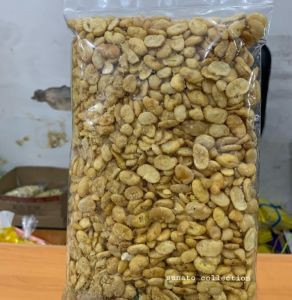 KACANG KORO KUPAS ASIN 500GRAM CEMILAN RENYAH