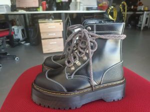 Dr Martens Jadon รองเท้าบูตมาร์ตินซิปข้างผู้หญิงแบบหนา8รู Moreno ปี1460