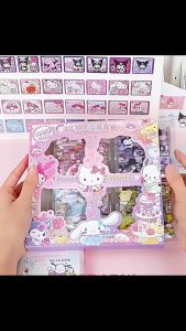 Sticker PET hộp 100 tờ không trùng chống nước die-cut sẵn nhân vật hoạt hình trang trí sổ tay quà tặng