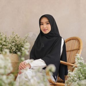 Azmeela Emily Hijab Khimar Semi Instant Crinkle Ironless Anti Kusut