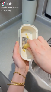 ที่บดกระเทียมพลาสติกขนาดเล็กสำหรับร้านอาหารเครื่องหั่นแครอทพร้อมอุปกรณ์ป้องกันมือสำหรับห้องครัว