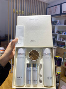 Set Nước Hoa Hồng Sữa Dưỡng Kem Trắng Da Mờ Nám Ohui Extreme White 3pcs Special Set