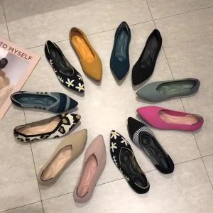 Women’s shoes flat-heeled shoes with good ventilation fashionable with soft soles knitted shoes flexible comfortable to wear loafers pointed-toe design slip-on style casual shoes.