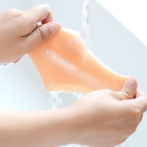 Pro ซิลิโคนสวมส้นเท้า แผ่นปิดเท้าป้ องกันการแต กของการนวด ให้ความชุ่มชื้นที่ระ บรรเทาอาการปวดส้นเท้า Silicone Foot Protect