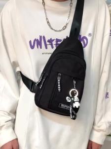 潮牌日系胸包休闲薄款女单斜挎包男潮运动肩包男士背包帅气