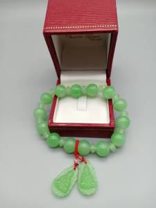 สร้อยข้อมือWEIWOPEของขวัญยอดนิยมเครื่องรางเจ้าแม่กวนอิมเครื่องประดับแก้วสวยกําไลสร้อยข้อมือแฟชั่นผู้หญิงหยกเขียวเทียมงานสวยขนาดฟรีไซส์