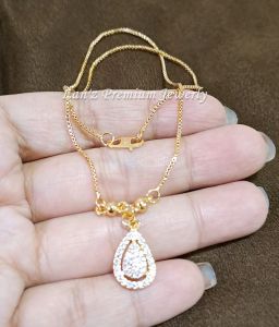 Lanz Kalung Anak Liontin Oval Full Kristal Titanium 18K ( Emas)