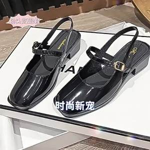 [Free Shipping] Red Closed-Toe Sandals for Women 2025 Summer New Retro Chunky Mid-Heel Versatile High Heels