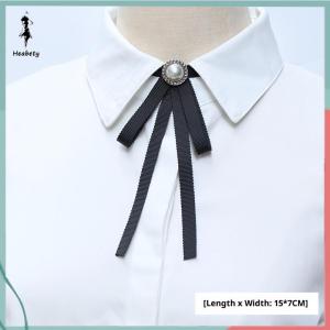 ส่วนลด 10 บาท สำหรับการซื้อ 1 ชิ้น 1ชิ้นริบบิ้นสีดำทำมือสไตล์วิทยาลัยอังกฤษโบว์หูกระต่ายขนาดเล็กสำหรับผู้หญิงเสื้อธนาคารสีขาวปกดอกไม้