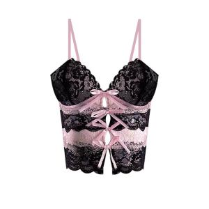 เสื้อครอป คอวี สีดำ ผ้าลูกไม้ สายเดี่ยวปรับสายได้ มีบราและซับในตัว แต่งแถบผ้าลูกไม้ชมพู ผูกริบบิ้นกลางอก เสื้อสายเดี่ยว #2464