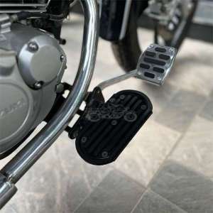 Cặp gác chân trước Suzuki GZ150A mẫu độ to bản