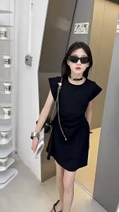 ชุดฤดูร้อนของสาวเสือส้ม 2025 ชุดเดรสเจ้าหญิงฝรั่งเศสสำหรับเด็กโต สไตล์ใหม่ ชุดเดรสสไตล์เฮปเบิร์นที่รัดเอว Hot