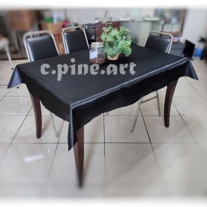 Taplak meja makan kotak dari kain polos 4 kursi