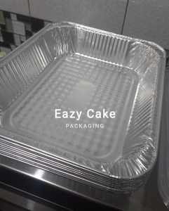 12 x 10 x 2.3" Medium Catering Tray with Plastic Lid / Party Tray 3500 ml capacity RE320