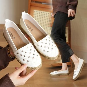 European and American Style Round-toed Flat Shoes for Spring and Autumn New Rivet Decoration Mid-mouth Pedals Bean Shoes Soft Soles