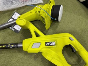 máy cắt cỏ Ryobi 18v new body