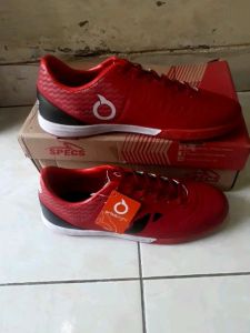 SEPATU SEPAK BOLA FUTSAL DEWASA SEPATU ORTUS BAGUS TIDAK LICIN ANTI SLIP