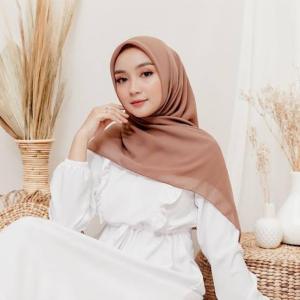 Jilbab Segiempat Segi Empat Paris Jadul Square Kuliah Kantoran OOTD Ready Banyak Warna BY MOSLEMWEAR