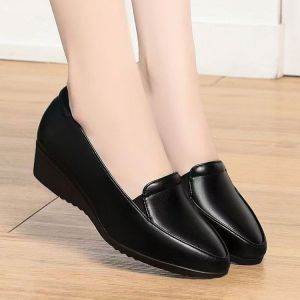 Free Shipping Soft Leather Low-Heeled Comfortable WomenS Shoes For Mothers 2026 Autumn New Collection Shallow-Toe Casual And Suitable For Work