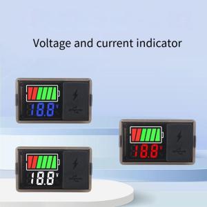 เครื่องทดสอบแรงดันไฟฟ้าแบบกะทัดรัดพร้อมที่เสียบยูเอสบีพร้อมกันสองอันหน้าจอดิจิตอล LED เหมาะสำหรับการใช้งานกลางแจ้ง