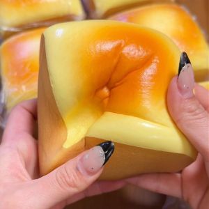 Bread Squishy Toy - Slow Rising Squeeze & Fidget Toy Simulated Bread Anti-Stress Hand Relax Gift Toy