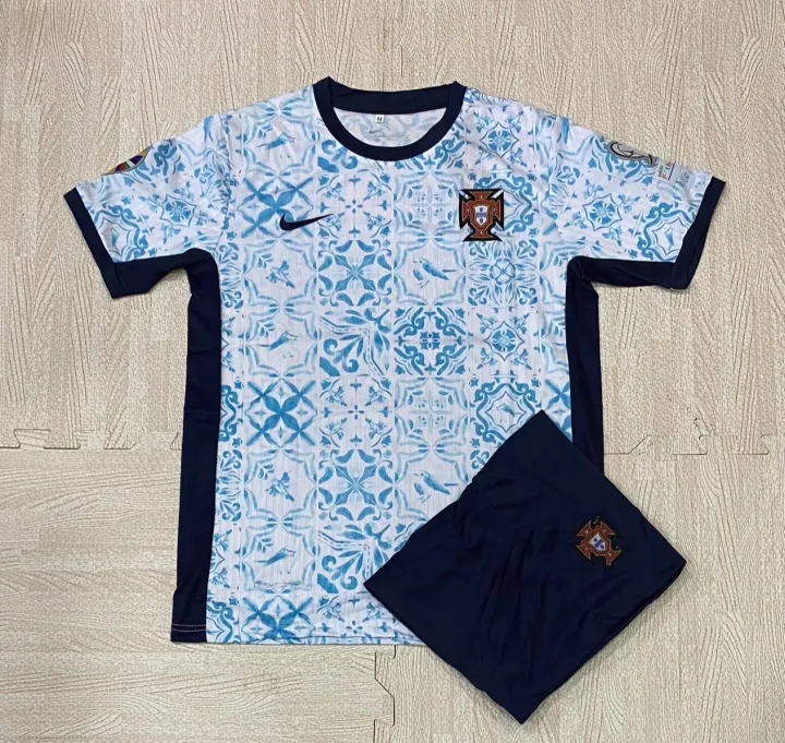 ชุดฟุตบอล  ทีมชาติโปรตุเกส รุ่นใหม่ล่าสุด 2023/24 (เสื้อพร้อมกางเกง)