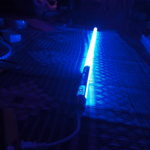 Bóng đèn led tuýp T8 công suất 9W sử dụng điện áp 220V chiều dài 60cm chống nước tốt có sẵn phích cắm (nhiều màu sắc)