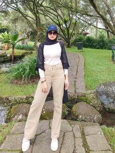 YR.Jeans - loose jeans khaki 003 - celana panjang jeans wanita - loose - kancing Dua