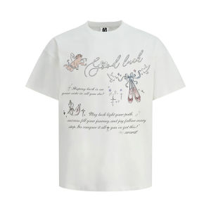 T-Shirt Wanita Ukuran Besar Gaya Eropa  Motif Malaikat & Tulisan Fairytale  Katun Tipis Bernapas Premium  Tren Musim Panas 2025 Desain Sporty Mewah  Manis dan imut  Santai  Serbaguna  Perbaikan  Pakaian  Longgar  Kerah bulat  Slip - on  Nyaman Tops