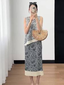 4318-1 One Size (45-75kg) [Skirt Tops Sold Separately] Summer Sleeveless Round Neck Shirt High Waist Skirt for Women." It meets the four requirements