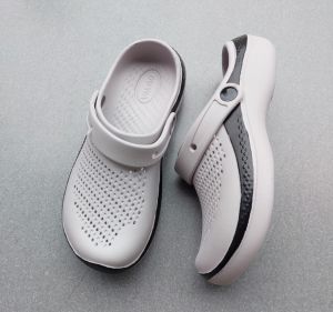 dép bít mủi (form rộng đặt lùi size) chất liệu nhựa mềm mang êm chân thông thoáng size từ 35-42.