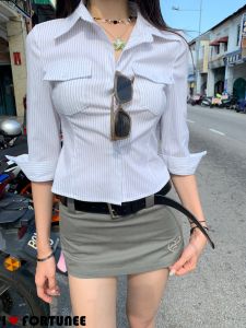 ❣Fortunee ❣ กระโปรงกางเกงมินิสั้นเอวต่ำแนบ เข้ารูป ปักลายหัวใจ+เสื้อเชิ้ตลายทาง ใส่ไปทำงานได้ สไตล์เซ็กซี่ สำหรับฤดูร้อน