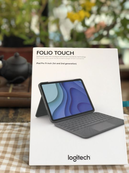 Bàn phím Logitech Folio Touch iPad Keyboard Case with Trackpad and