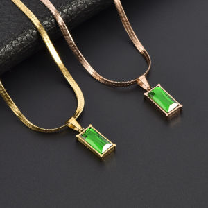 Kalung Titanium Pilihan Wanita dengan Permata Fashion dan Liontin Menawan - Perempuan