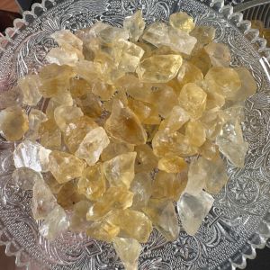 Đá Thạch Anh Vàng Citrine - Phong Thủy Thu Hút May Mắn Thịnh Vượng ( giá 1 viên ) -Bluegems