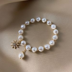 Pearl Bracelet For Women Fashion Bangle Bracelet Crystal Freshwater Pearls Bracelet Girls Lucky Bracelet Jewelry gifts ideas for women lucky charms bracelet 2023 matching bracelet 18k pawnable bracelet Luxury Jewelry Women Fashion Cuff Bracelets