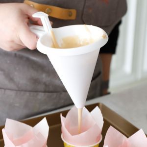 1pcs Cream Dispenser Baking Tool Adjustable Funnel Chocolate Candy Funnel Cream Batter Dispenser
