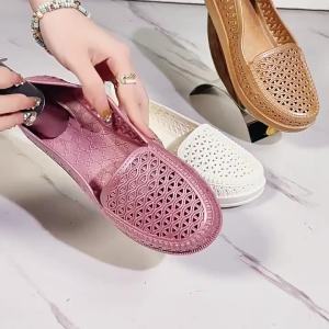 [Free Shipping] Womens closed-toe sandals with mesh hollowed-out design breathable flat heel soft sole lightweight closed-back kitchen work shoes water-resistant clogs