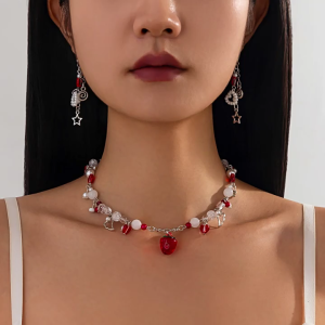 สร้อยคอและต่างหูชุดลูกปัดไข่มุกเทียมสำหรับผู้หญิงและนักเรียนสร้อยคอและจี้รูปหัวใจสุดหรู