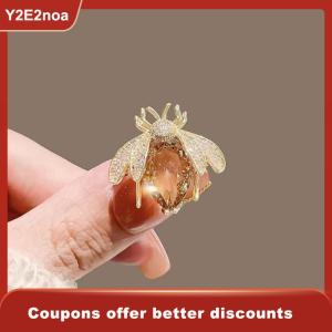 【Y2E2noa】 Fashion Rhinestone Bee Shaped Brooches For Women Clothing Coat Jewelry Accessories Gifts